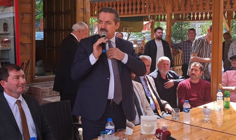 akpli-faruk-celikten-ardahan-yolunun-bitirilmesini-isteyen-esnafa-ilginc-yanit-diger-illerle-baglanti-kolaylastikca-ilimizle-iliskimiz-azalir-QVdDZB6a.jpg