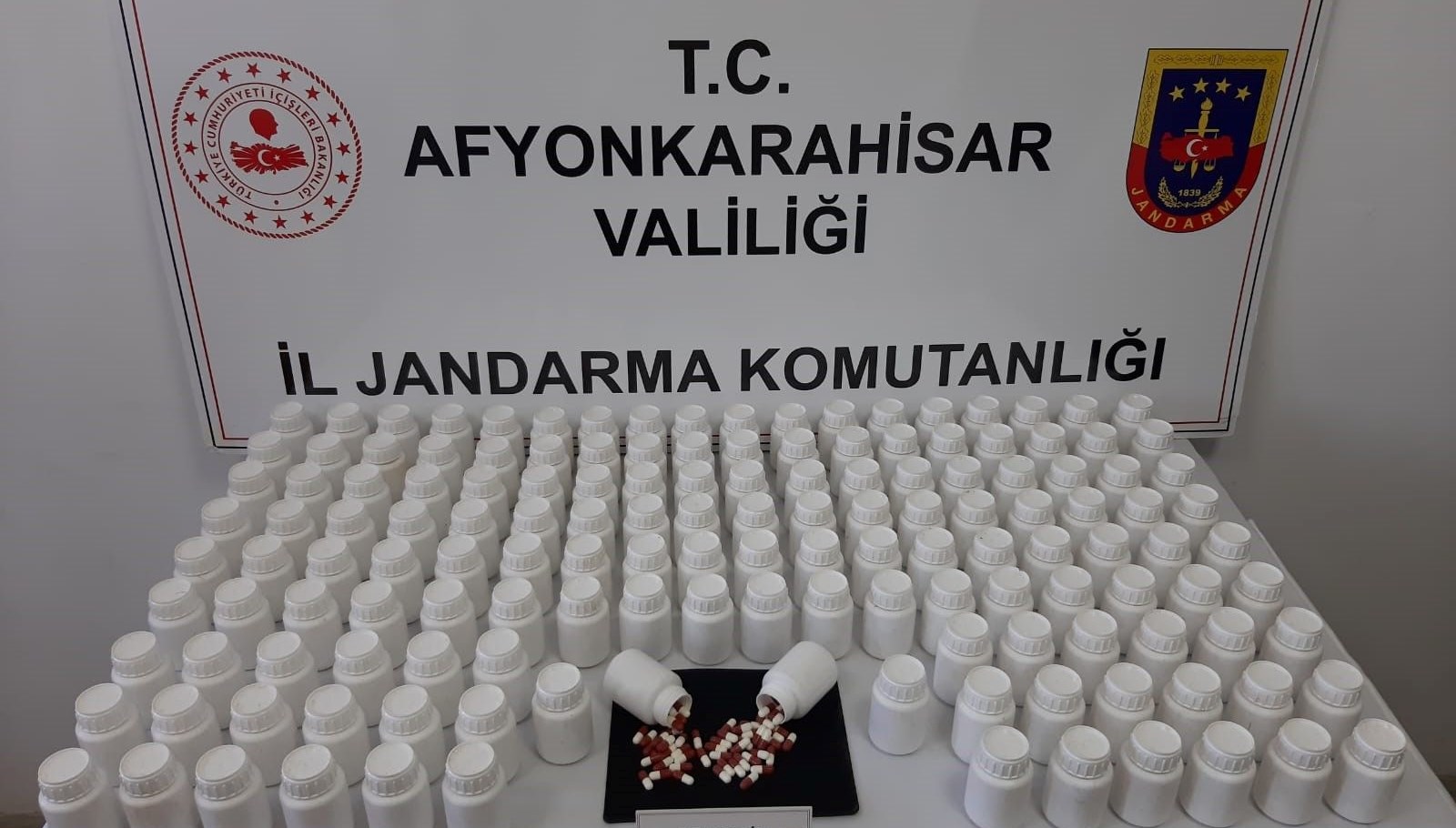 afyonda operasyonu 8 bin adet uyusturucu ele gecirildi ShIs4f12