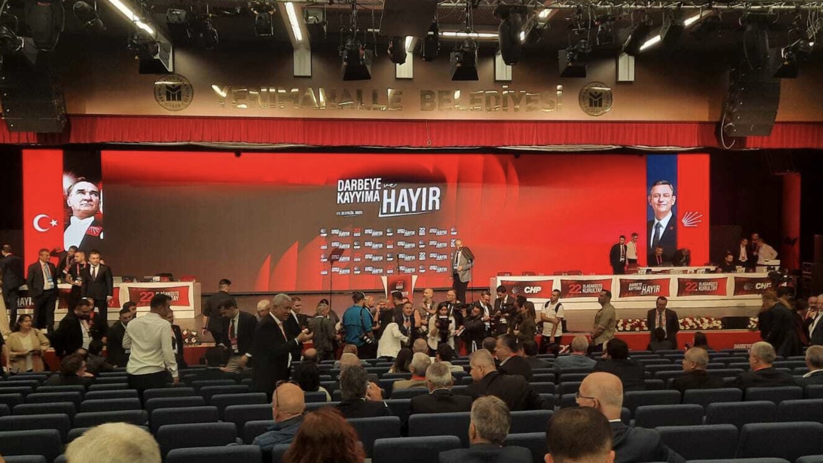 chpden darbeye kayyima hayir sloganiyla olaganustu kurultay kilicdarogluna koltuk ayrilmadi jiDMMMh1