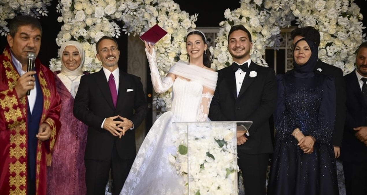 dune kadar erdoganin sag koluydu oglunun dugununde gozler erdogani aradi ZnteVsZK