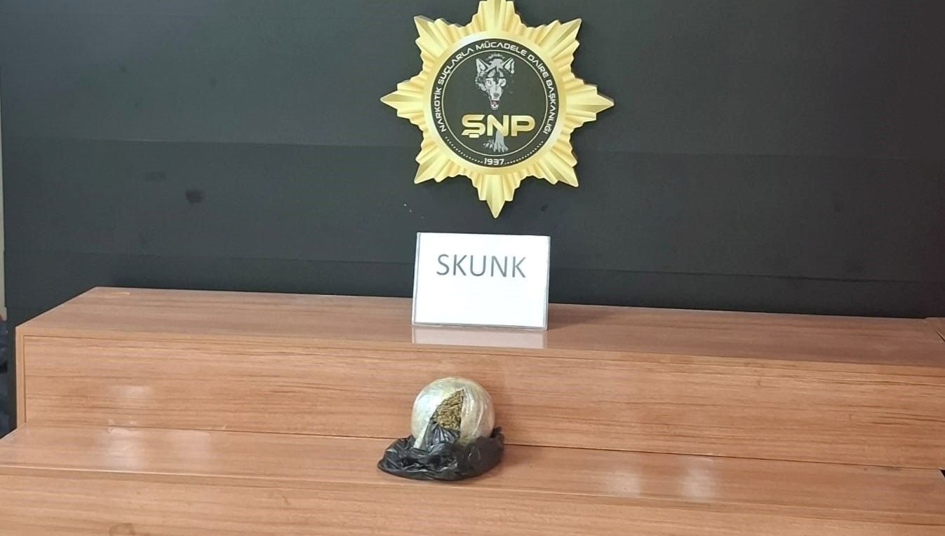 otobusteki yolcunun cantasindan uyusturucu cikti u2OdIdmW