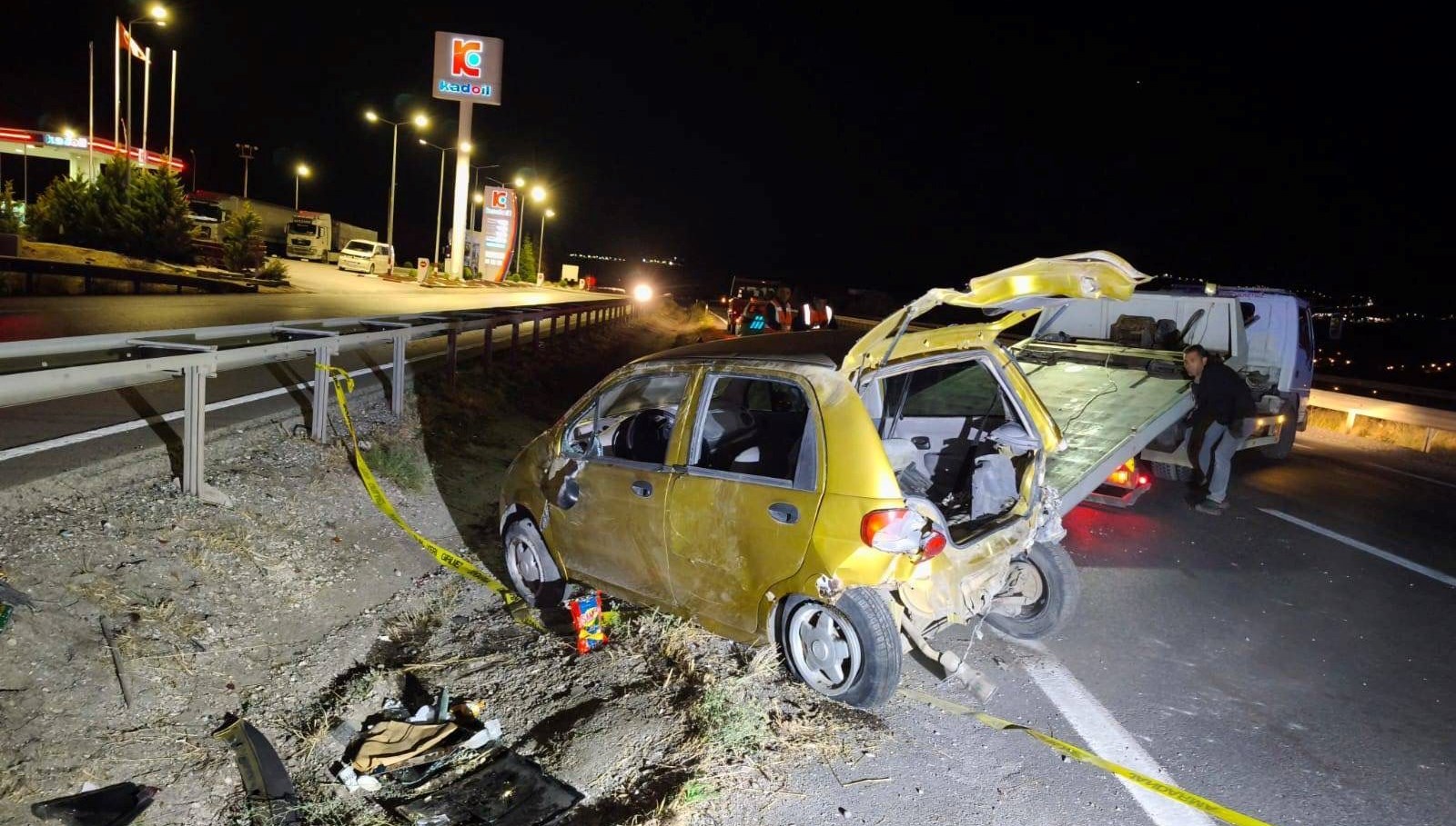 refuje carpan otomobil devrildi bir olu KRIpeRb2