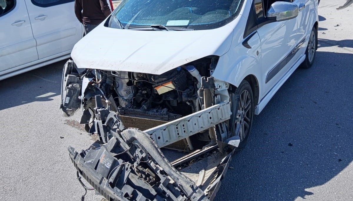 van erciste trafik kazasi 1 yarali ZSX6VyF6