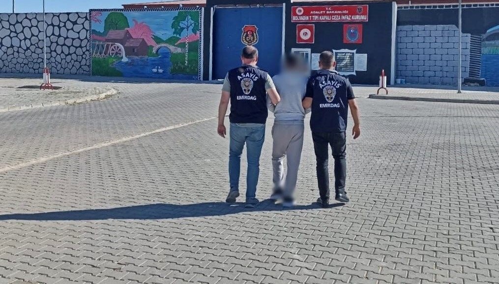 yaklasik 15 yil hapis cezasi ile aranan kisi yakalandi gC1Ssufw