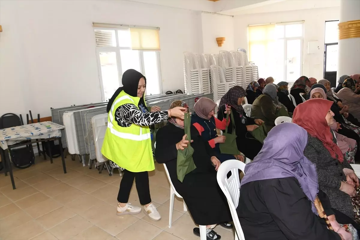 kadin ciftcilere bilgilendirme programi LJVNdTLM.jpg