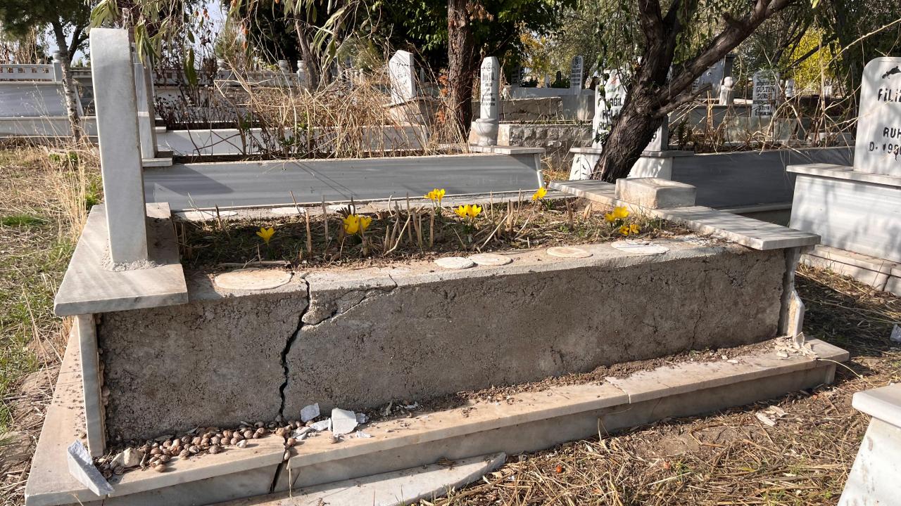 mezarliktan mermer calip evinin bahcesine dosedi h2R6sV5r.jpg