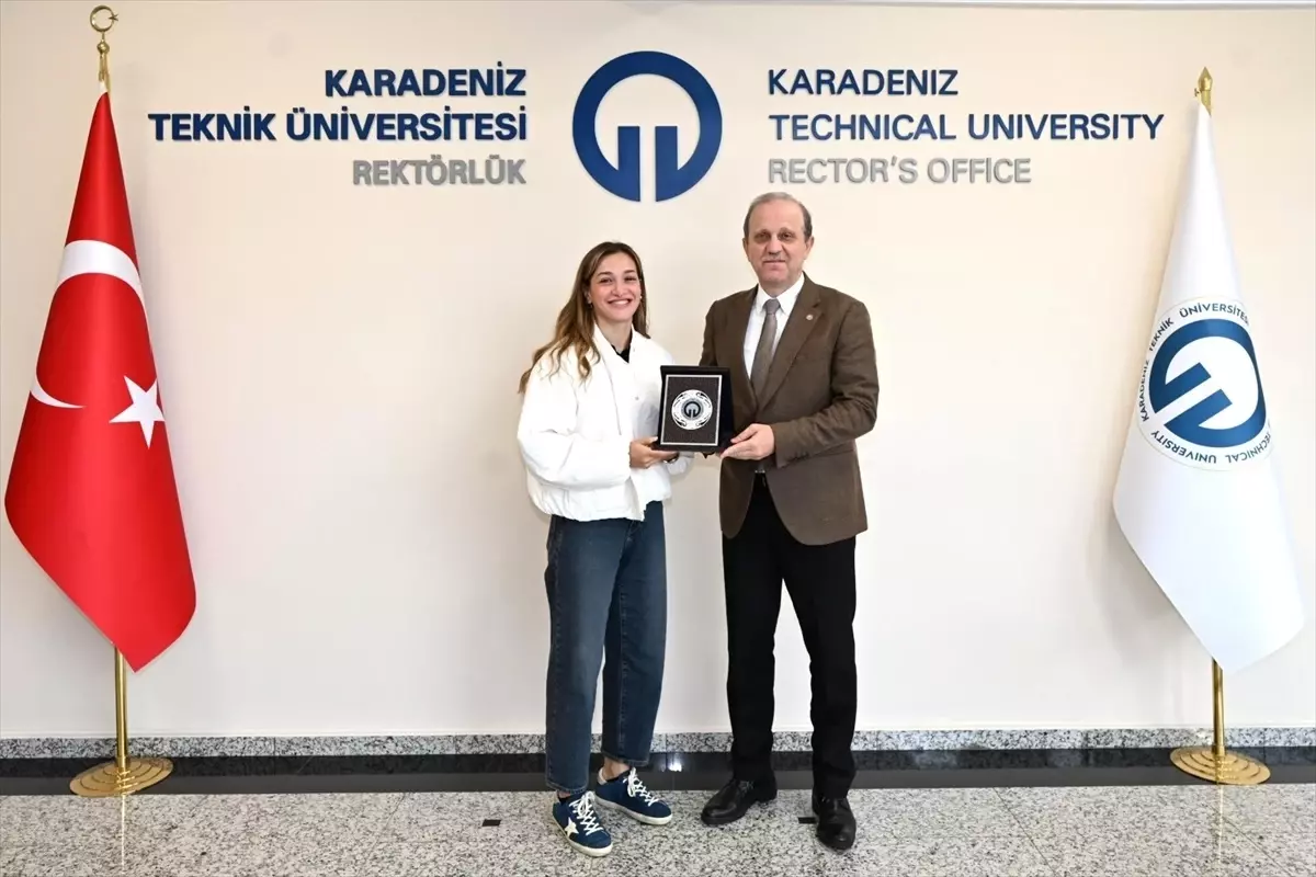 milli boksor buse naz cakiroglundan ktu rektorune ziyaret 5lIQuOgX.jpg