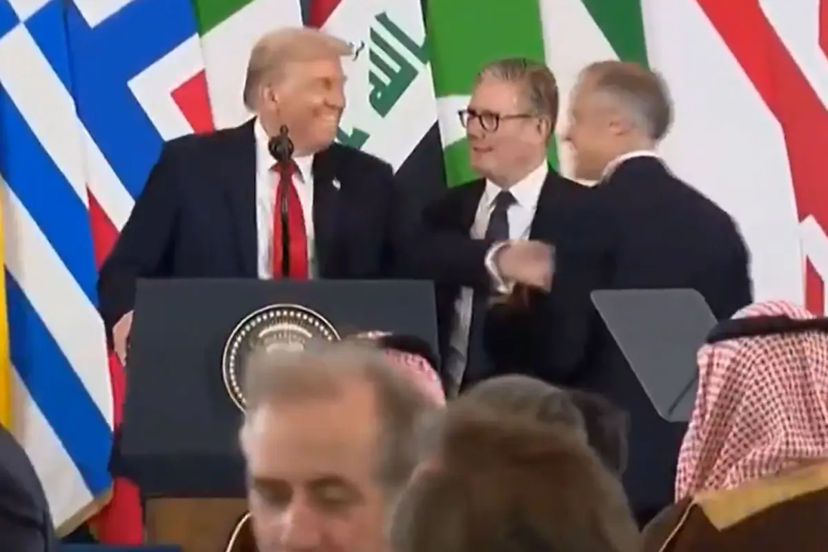 zirvede ilginc anlar trump o ulkenin liderini once kaybetti sonra unvanini degistirdi M8LAUH29.jpg