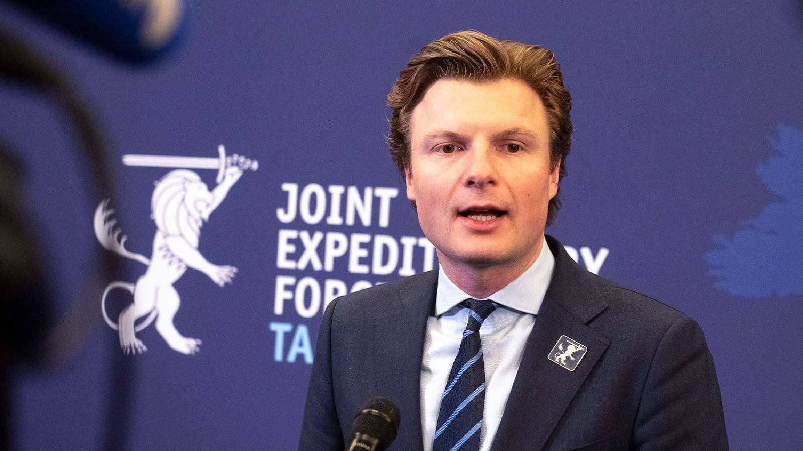 hollanda savunma bakani lubnan insani ve ekonomik alanlarda kapsamli destege ihtiyac duyuyor diyerek orduya 75 milyon dolarlik destek saglayacaklarini duyurdu v1rVBaYr.jpg