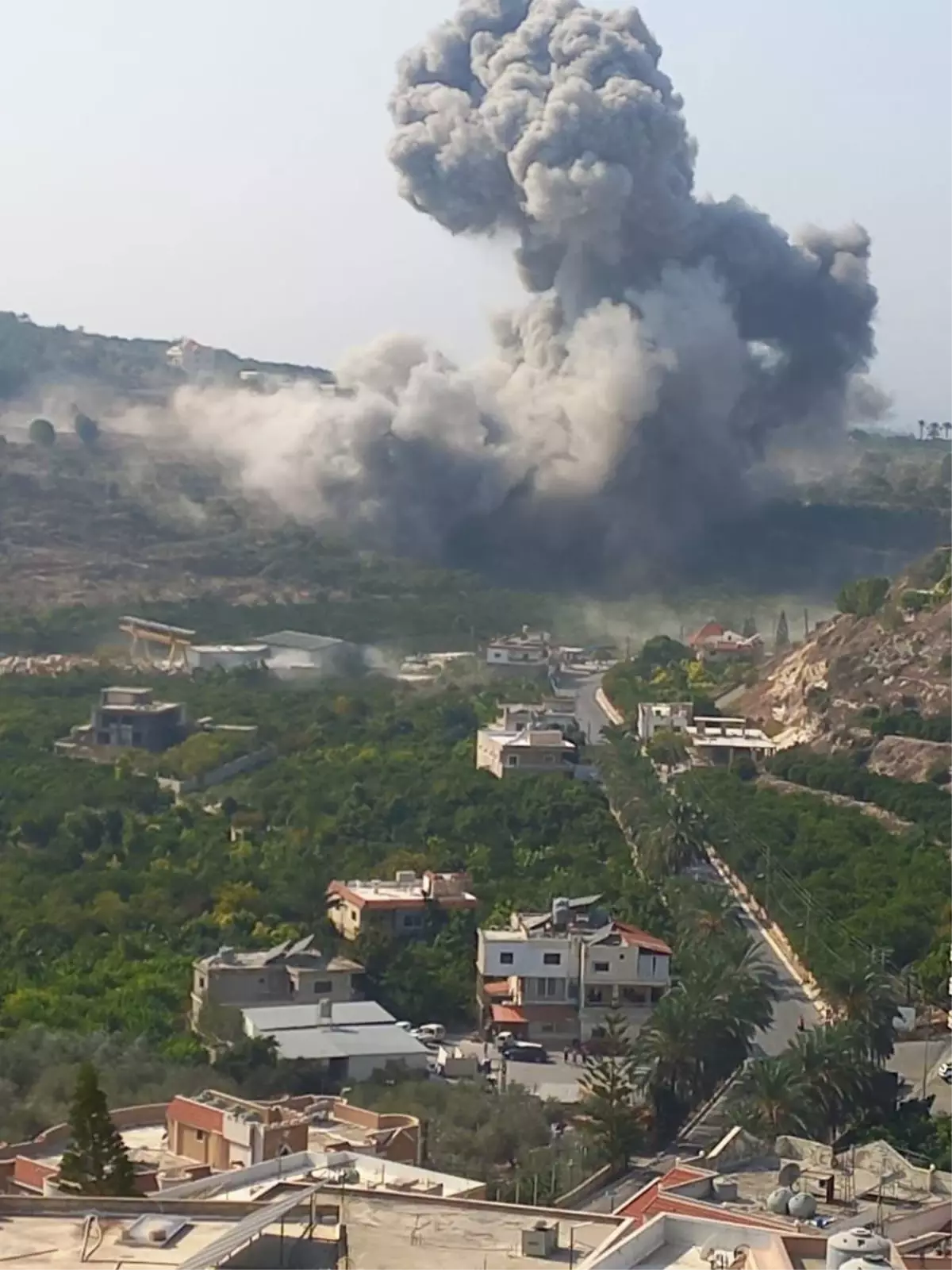 israilin sur kentine hava saldirisi Y1CwMMMR.jpg