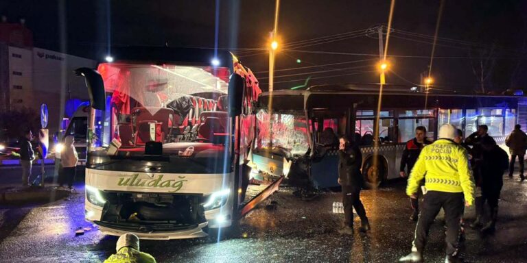 yolcu-otobusu-ile-halk-otobusu-carpisti-9-yarali-YLfew6ZR.jpg