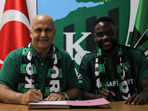 Kocaelispor showun bonservisini aldi OhIHTy1J